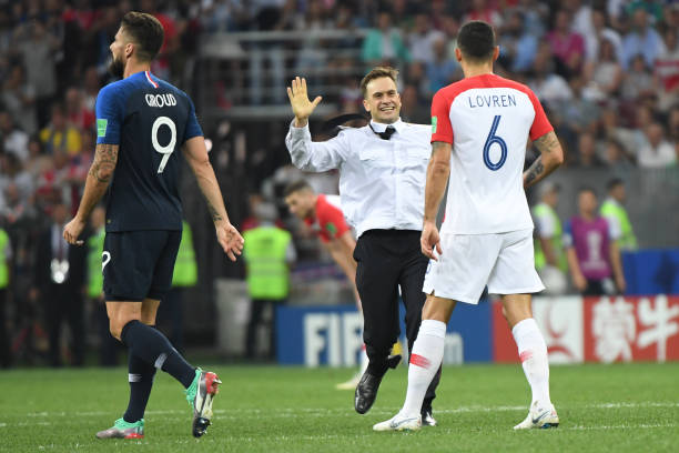 他多次利用 他多次利用