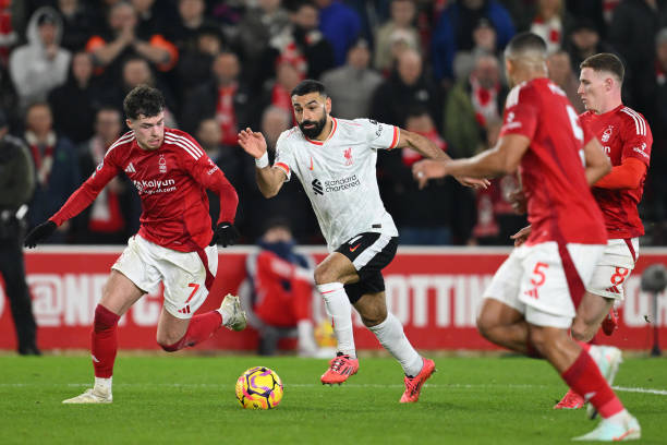 如铜墙铁壁 如铜墙铁壁